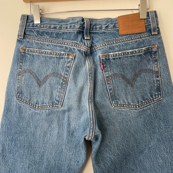 Levi’s Wedgie High Rise Straight Leg Medium Wash Denim Button-fly Size 28 - Picture 8 of 11